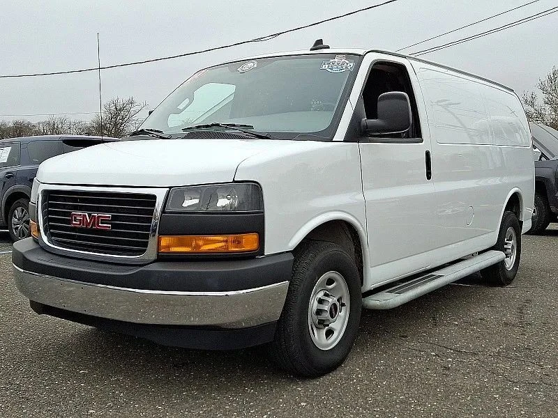 2024 GMC Savana - Image 4 of 12