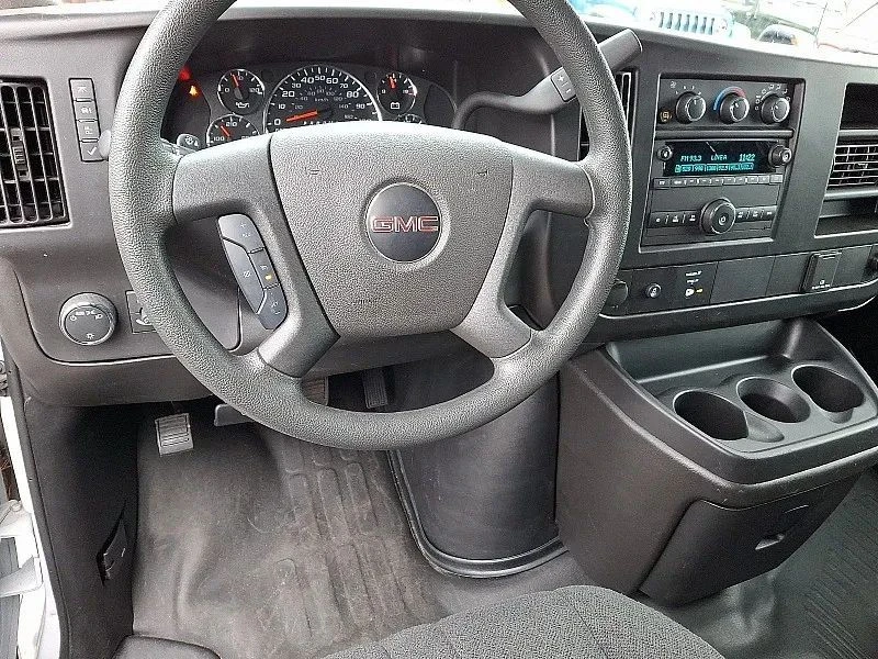 2024 GMC Savana - Image 12 of 12