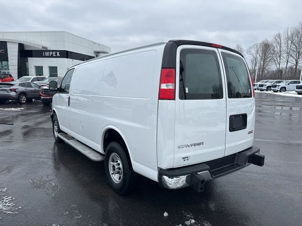 2024 GMC Savana - Image 3 of 21