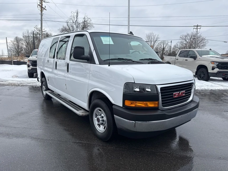 2024 GMC Savana - Image 7 of 21