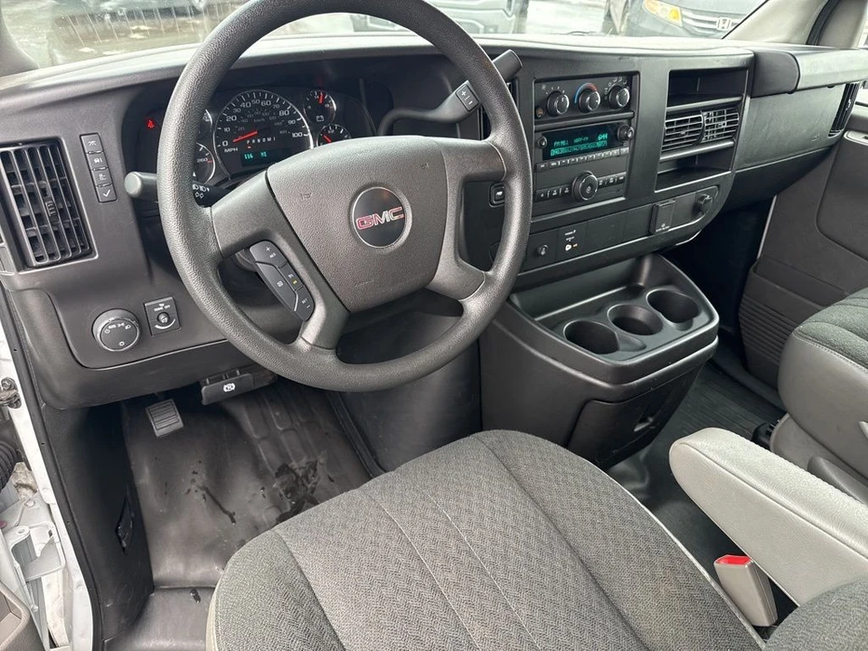 2024 GMC Savana - Image 13 of 21