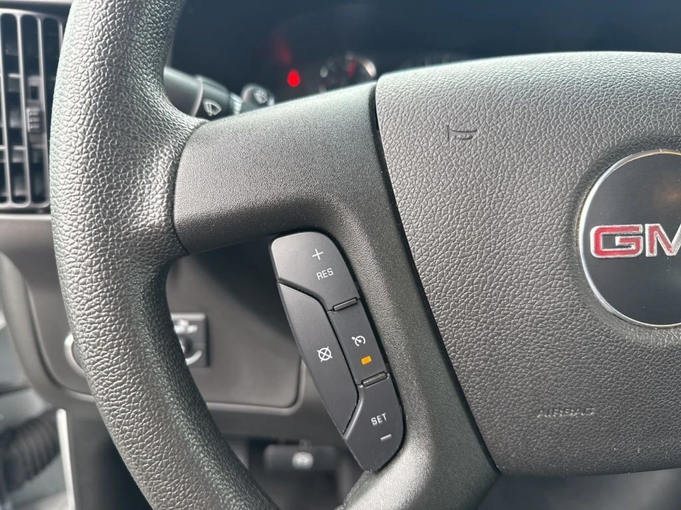 2024 GMC Savana - Image 15 of 21
