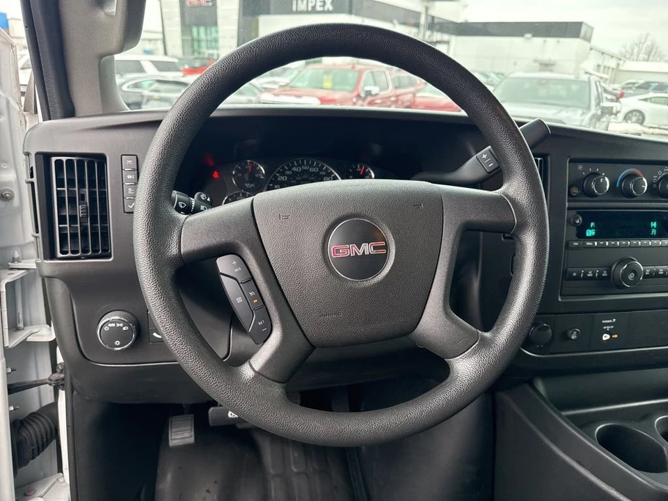 2024 GMC Savana - Image 14 of 21