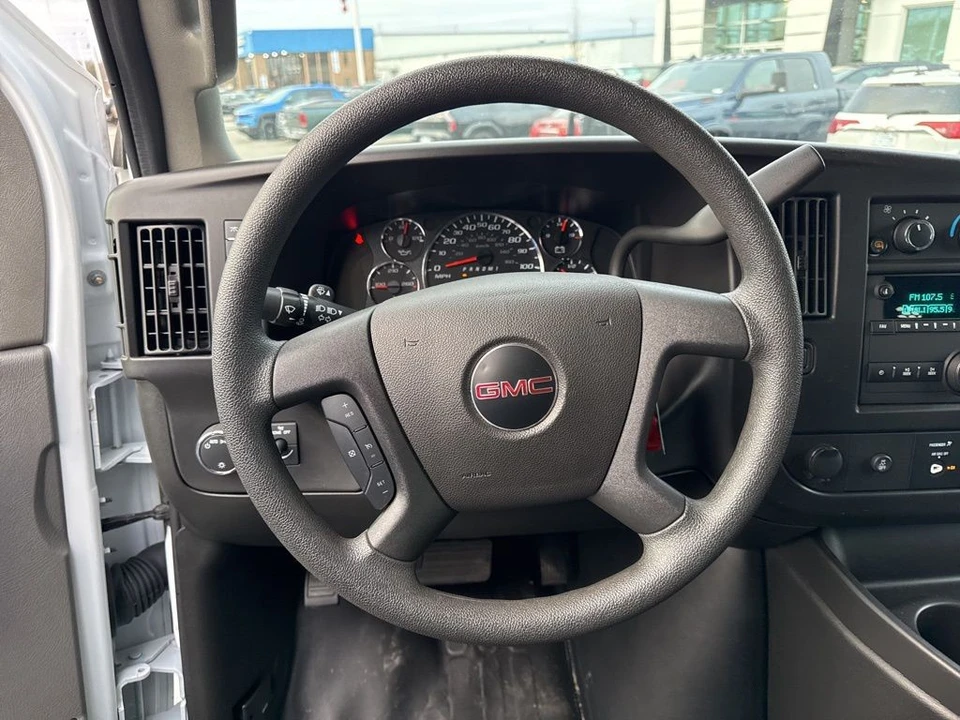 2024 GMC Savana - Image 11 of 21