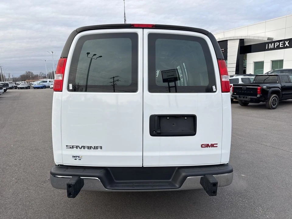 2024 GMC Savana - Image 4 of 12