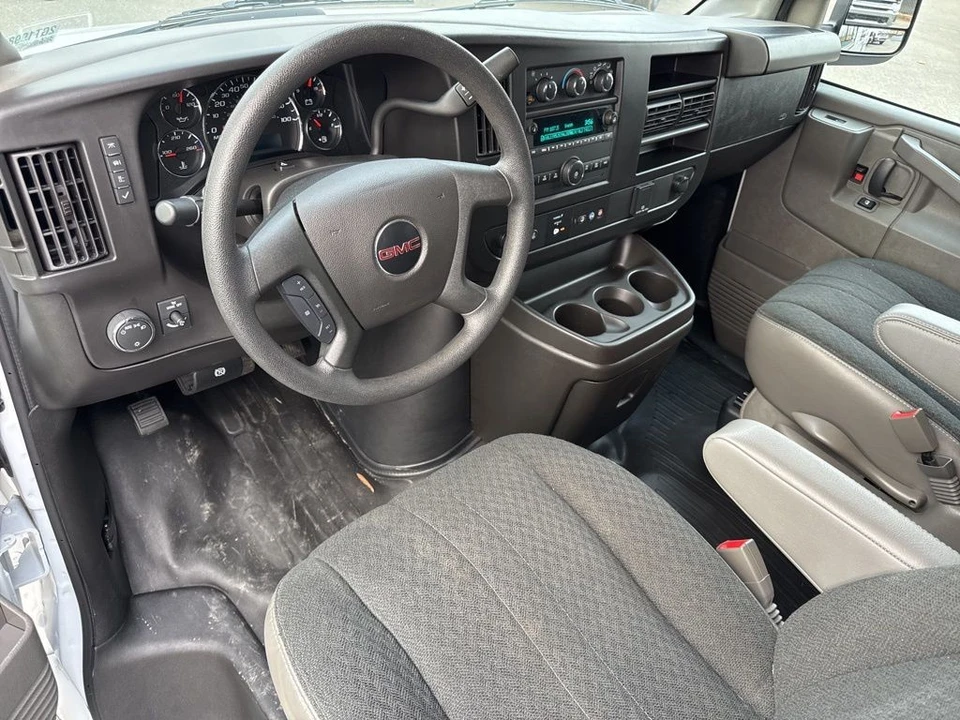 2024 GMC Savana - Image 10 of 21