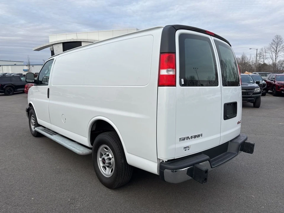 2024 GMC Savana - Image 3 of 21