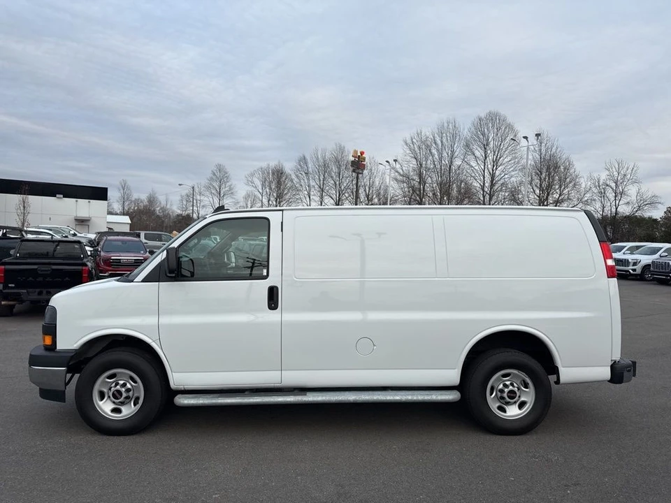 2024 GMC Savana - Image 2 of 12