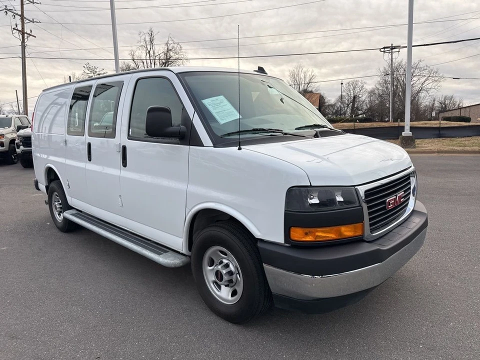 2024 GMC Savana - Image 7 of 21