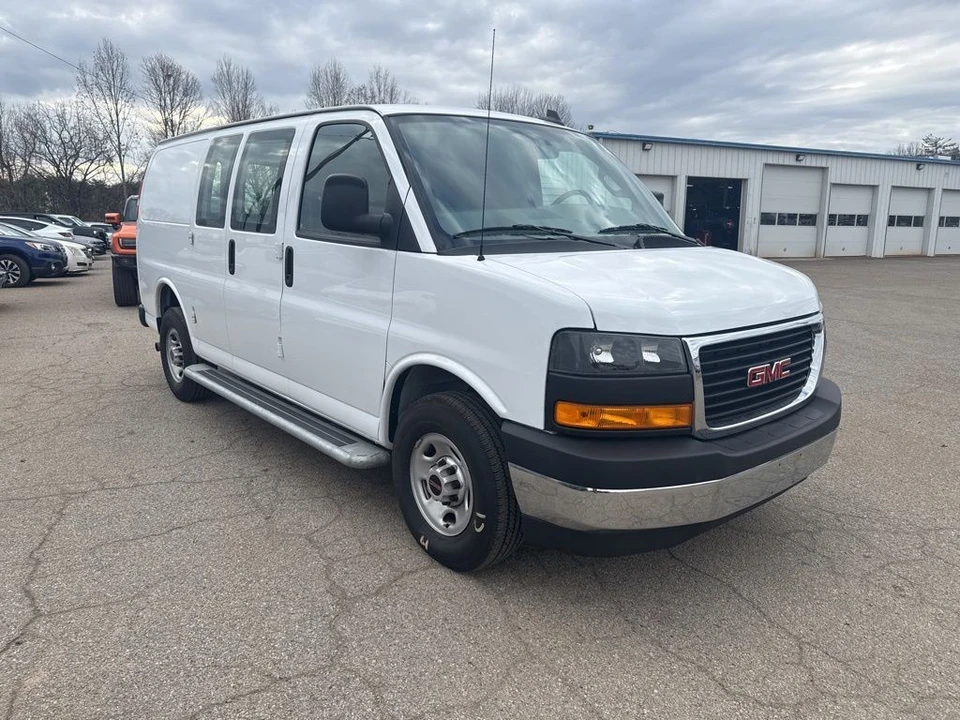 2024 GMC Savana - Image 4 of 6