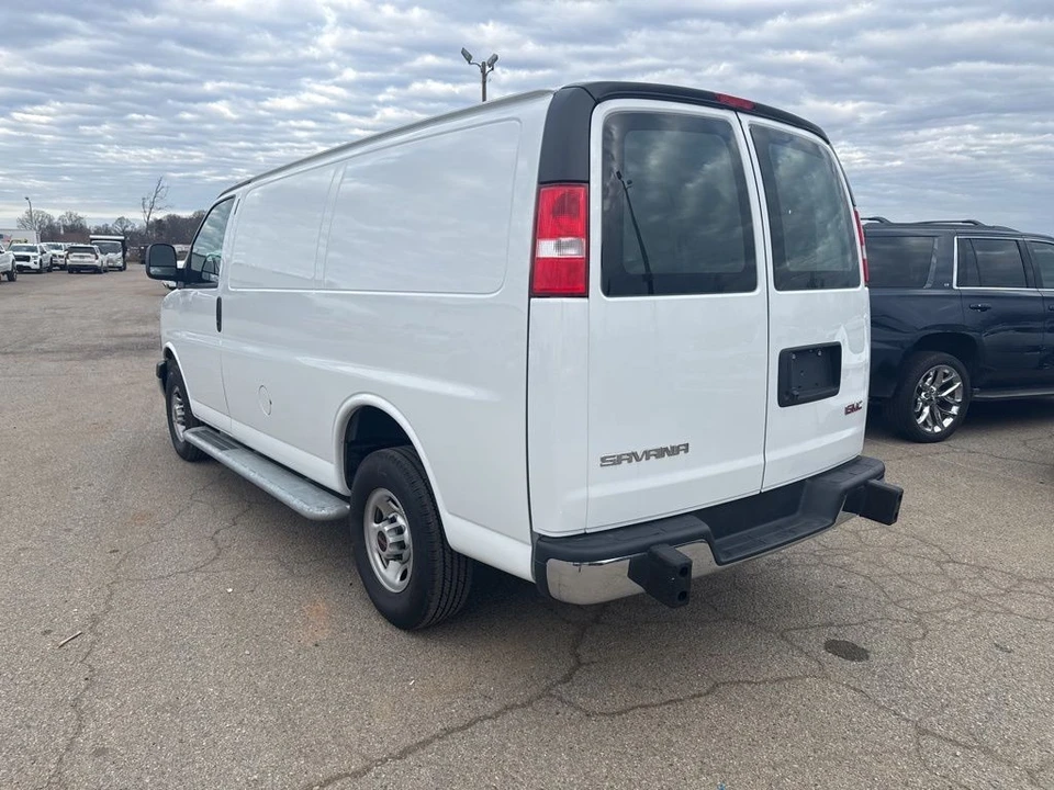 2024 GMC Savana - Image 2 of 6