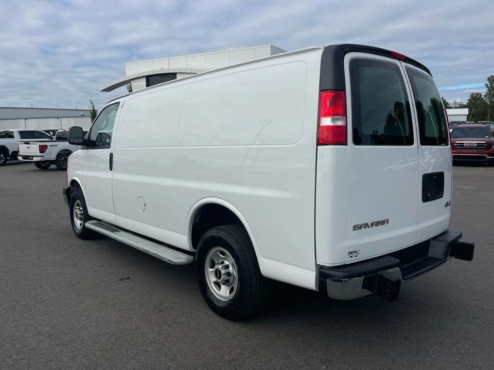 2024 GMC Savana - Image 3 of 21