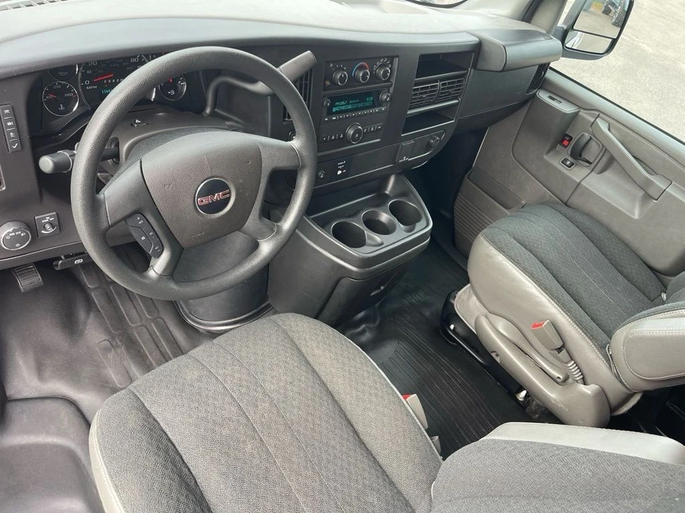 2024 GMC Savana - Image 11 of 21