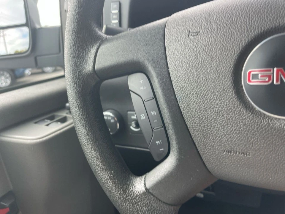 2024 GMC Savana - Image 13 of 21