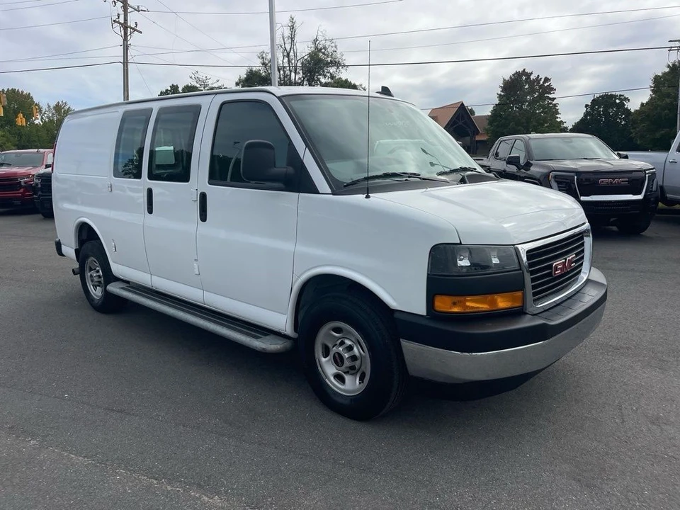 2024 GMC Savana - Image 7 of 21