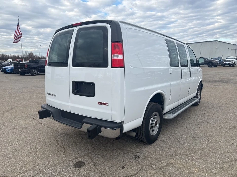 2024 GMC Savana - Image 3 of 6
