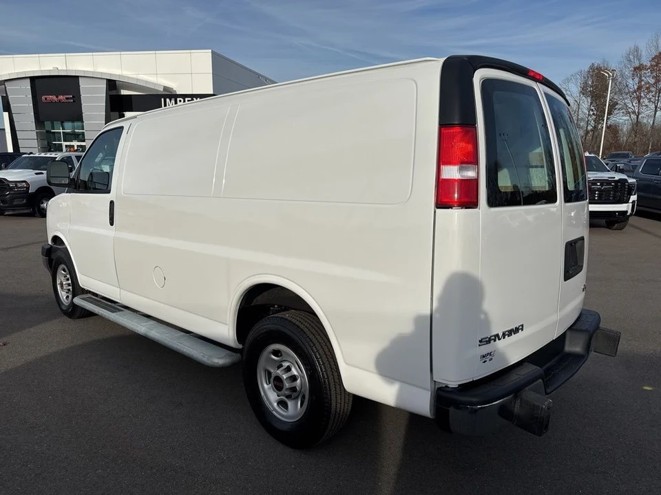 2024 GMC Savana - Image 3 of 12