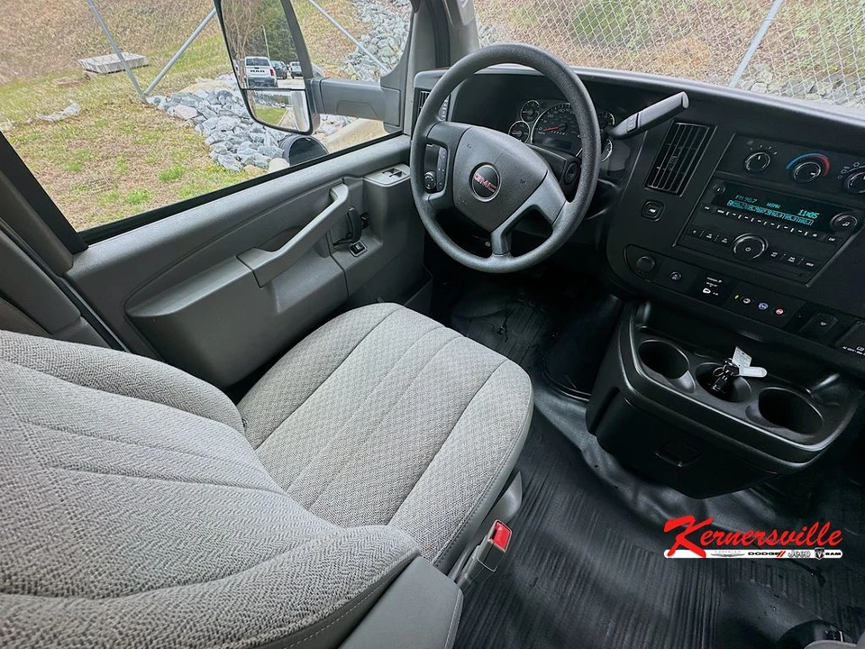 2024 GMC Savana - Image 9 of 21