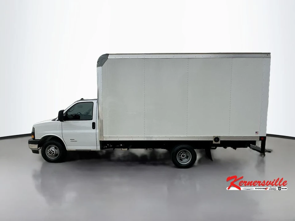 2024 GMC Savana - Image 4 of 21