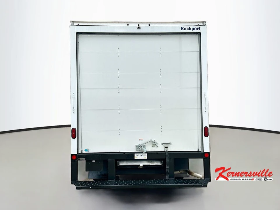 2024 GMC Savana - Image 6 of 21