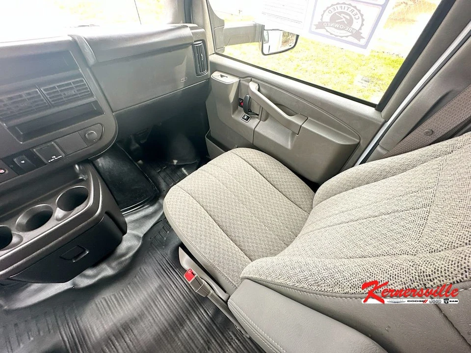 2024 GMC Savana - Image 11 of 21