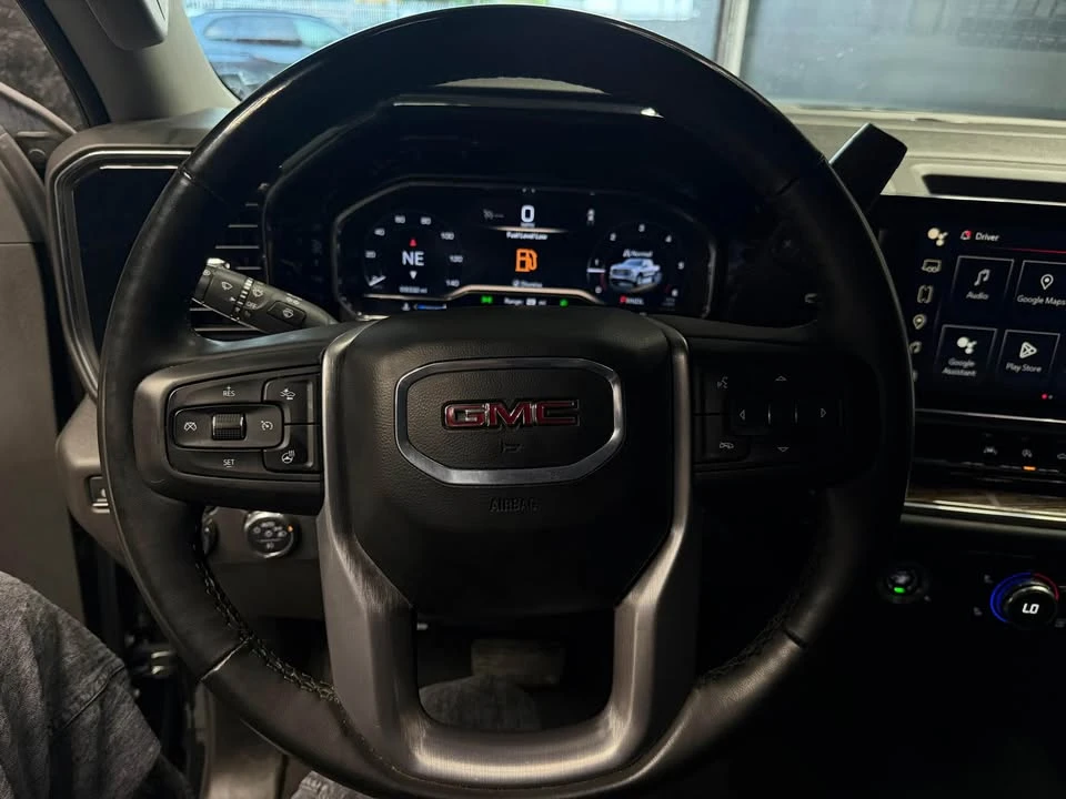 2024 GMC Sierra 5th Gen - Image 12 of 17