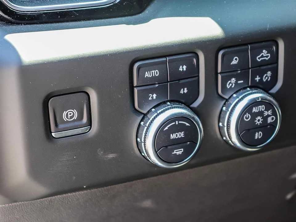 2024 GMC Sierra 5th Gen - Image 9 of 20
