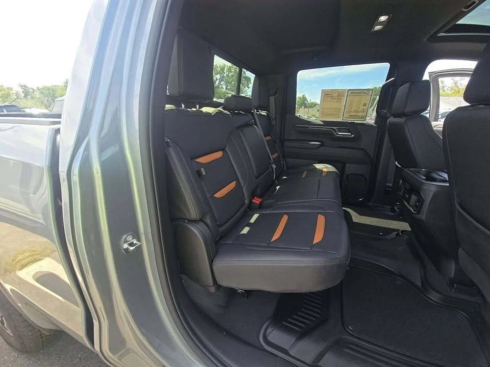 2024 GMC Sierra 5th Gen - Image 10 of 11