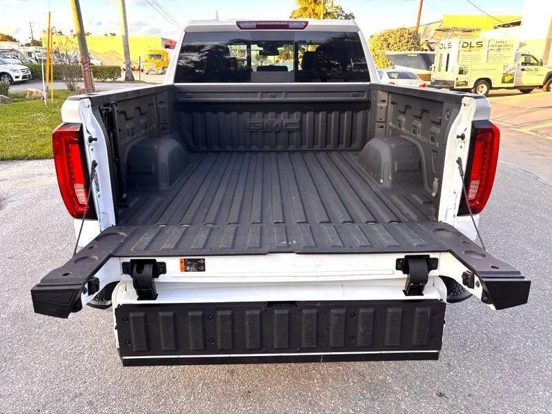 2024 GMC Sierra 5th Gen - Image 15 of 21