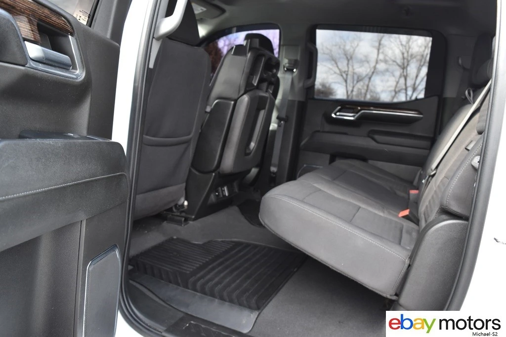 2024 GMC Sierra 5th Gen - Image 14 of 24