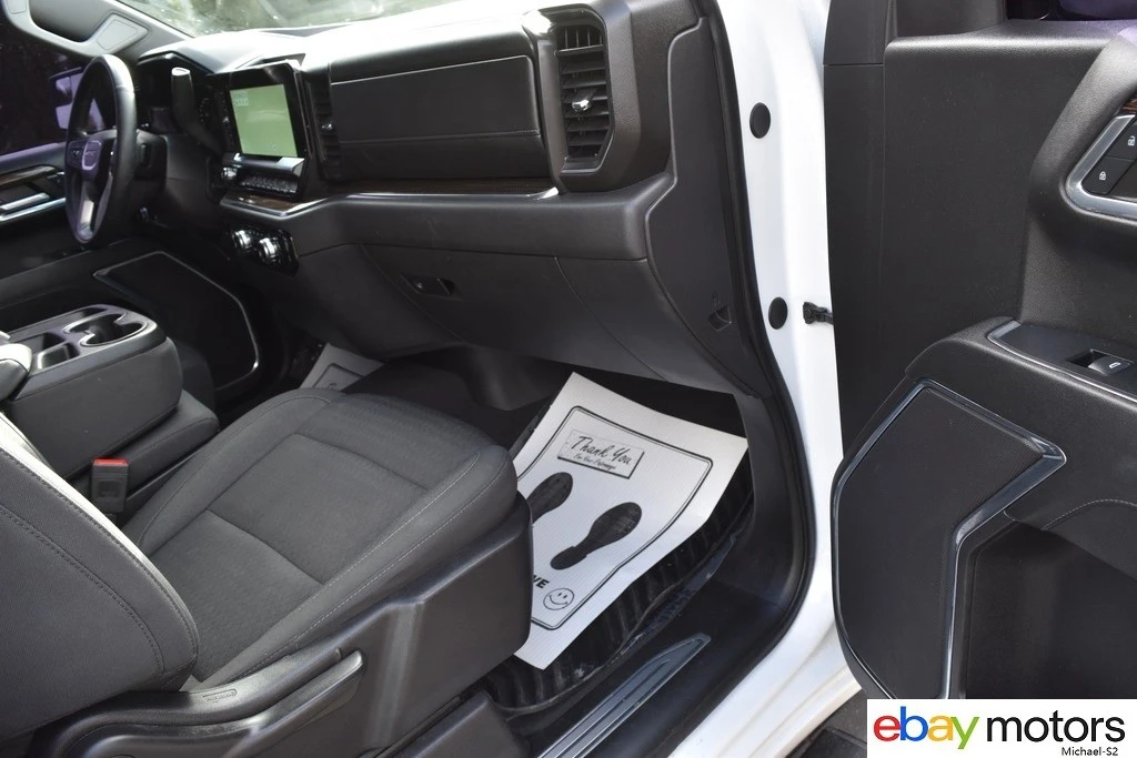 2024 GMC Sierra 5th Gen - Image 16 of 24