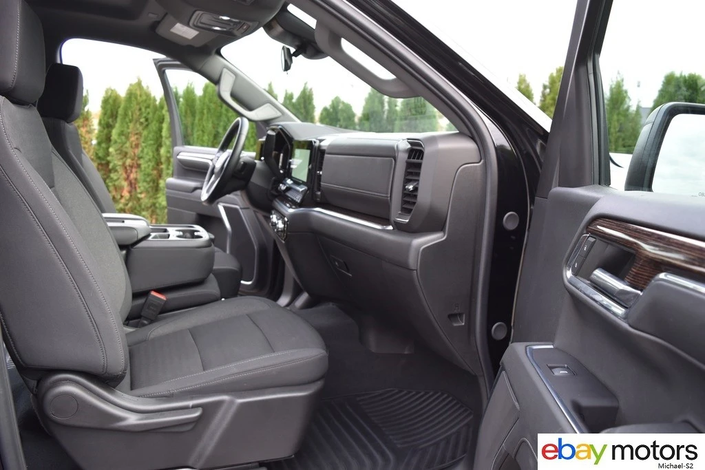 2024 GMC Sierra 5th Gen - Image 17 of 21