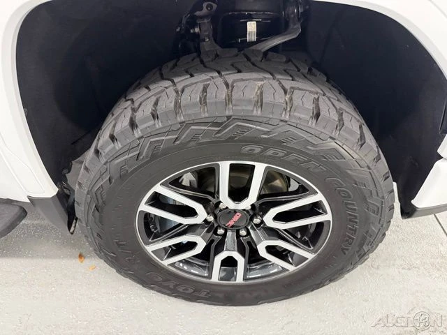 2024 GMC Sierra 5th Gen - Image 4 of 21