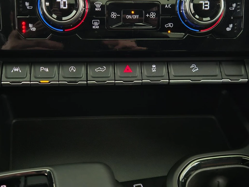 2024 GMC Sierra 5th Gen - Image 9 of 12