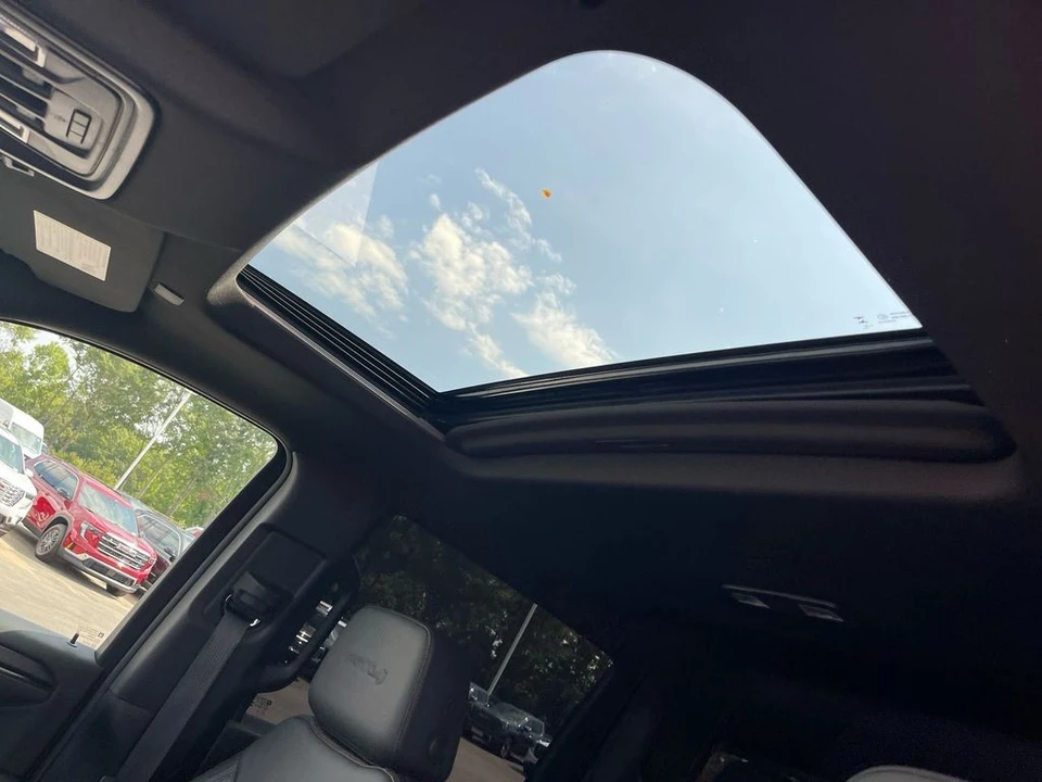 2024 GMC Sierra 5th Gen - Image 12 of 12
