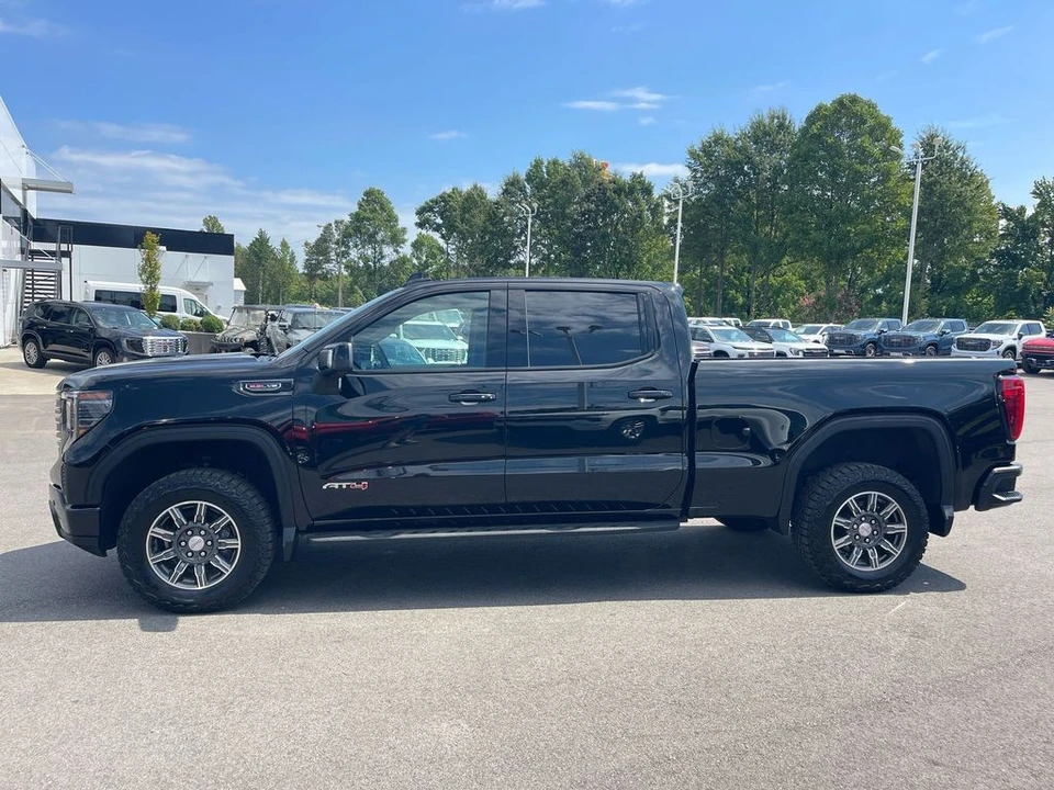 2024 GMC Sierra 5th Gen - Image 2 of 12
