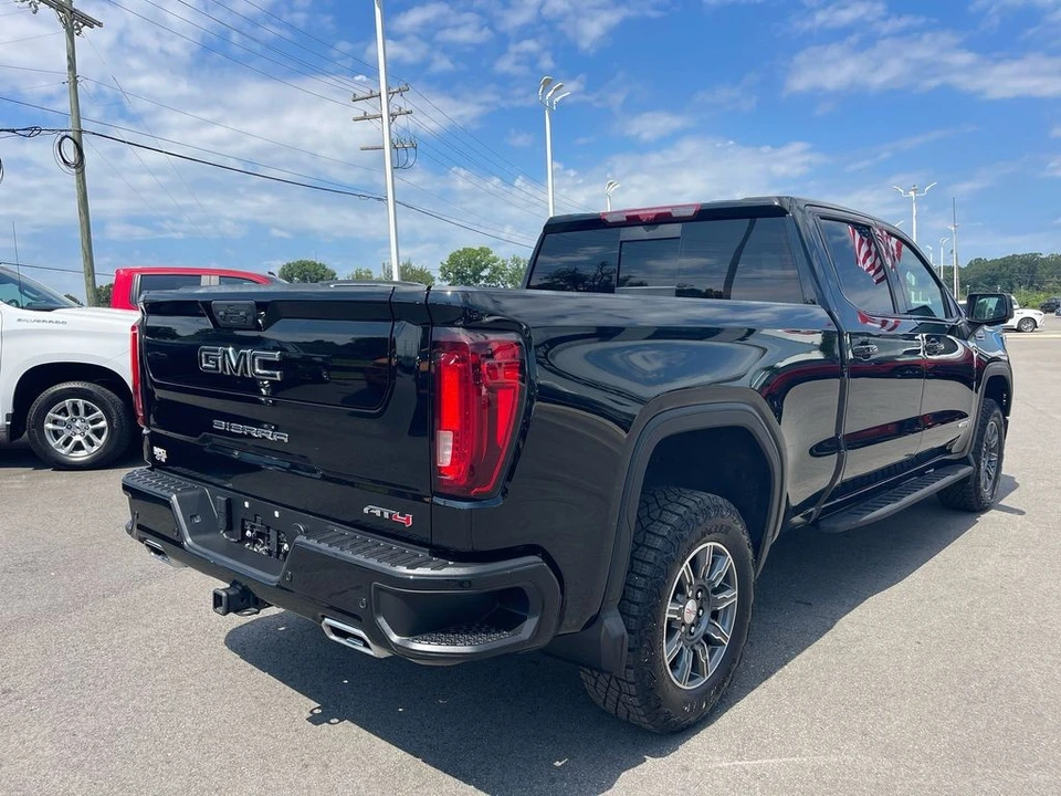 2024 GMC Sierra 5th Gen - Image 5 of 12