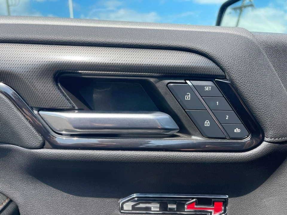 2024 GMC Sierra 5th Gen - Image 11 of 12