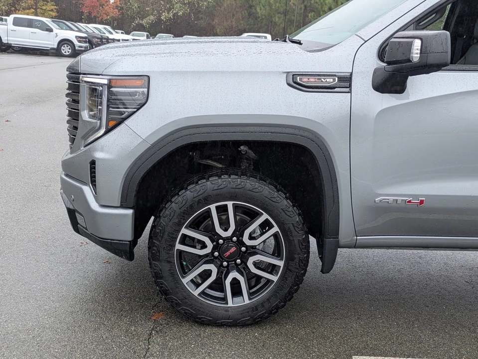2024 GMC Sierra 5th Gen - Image 11 of 12