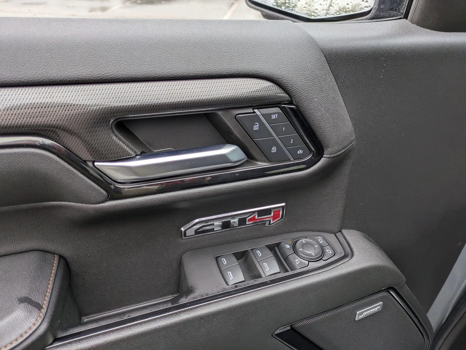 2024 GMC Sierra 5th Gen - Image 17 of 21