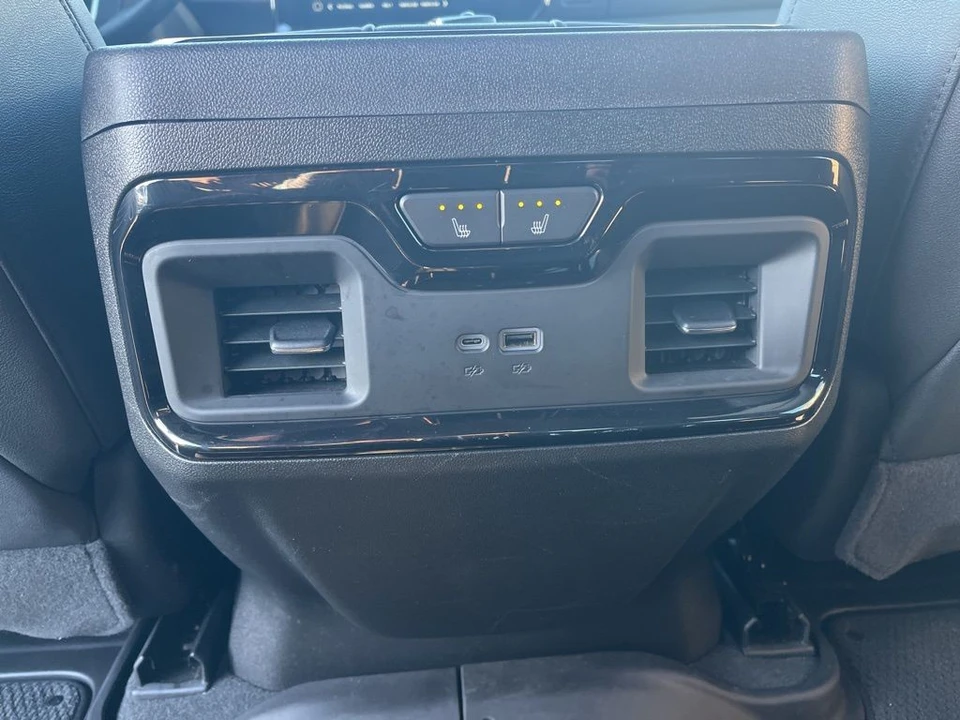 2024 GMC Sierra 5th Gen - Image 16 of 21