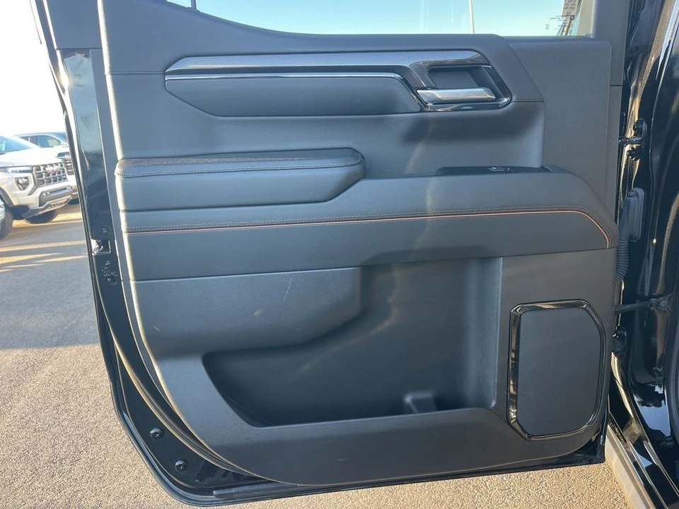2024 GMC Sierra 5th Gen - Image 14 of 21