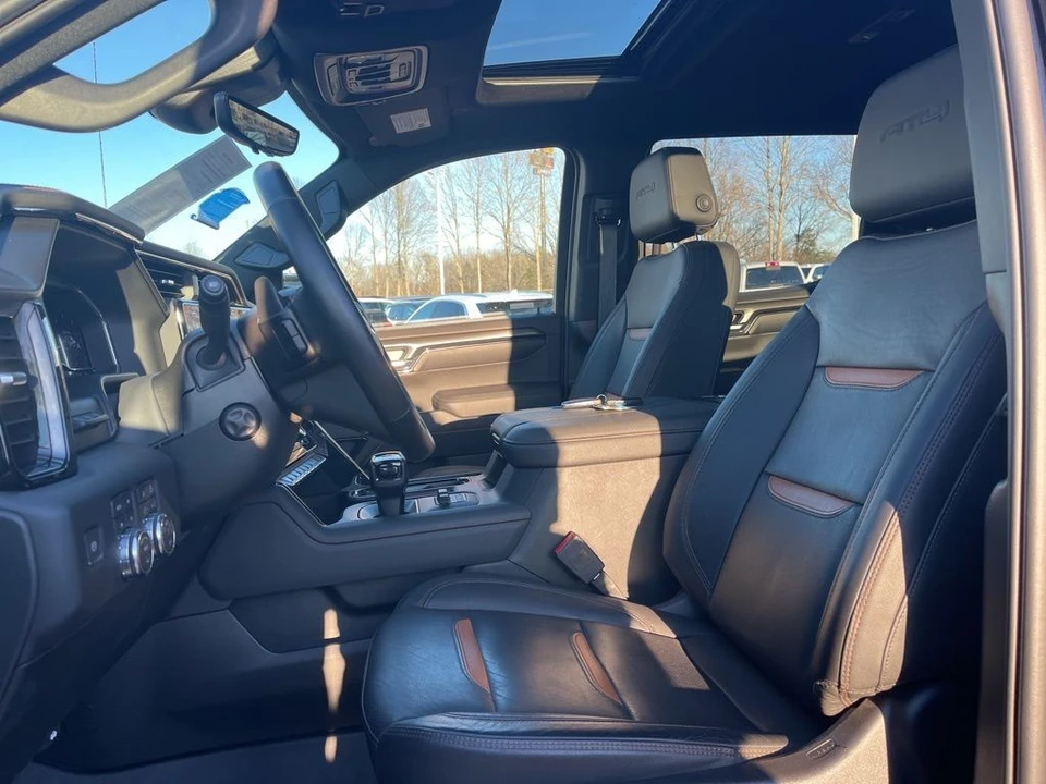 2024 GMC Sierra 5th Gen - Image 11 of 12