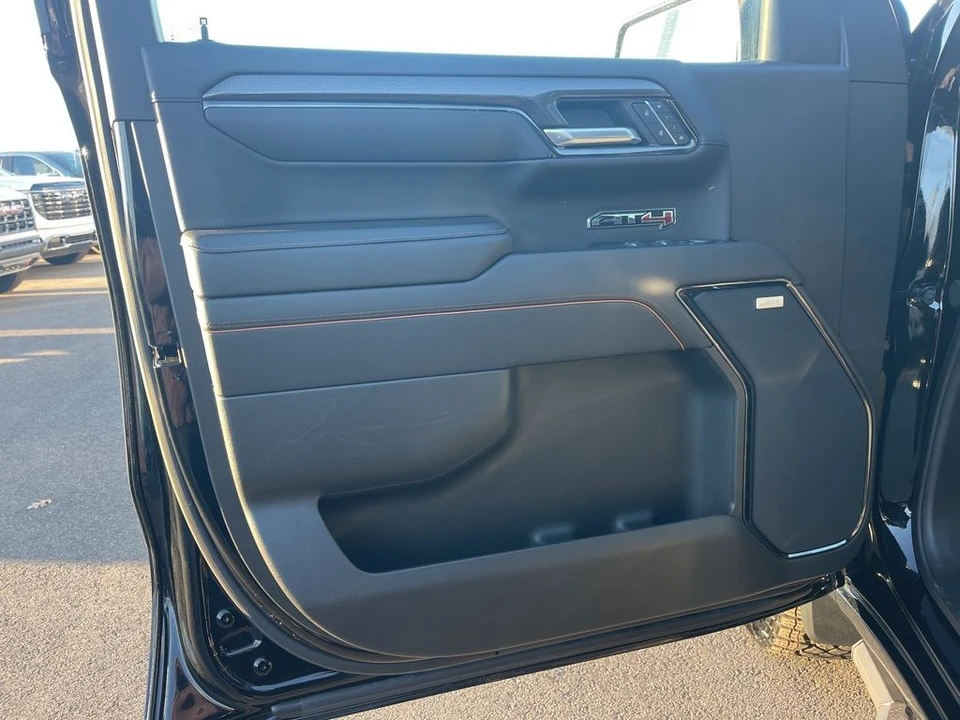 2024 GMC Sierra 5th Gen - Image 9 of 21