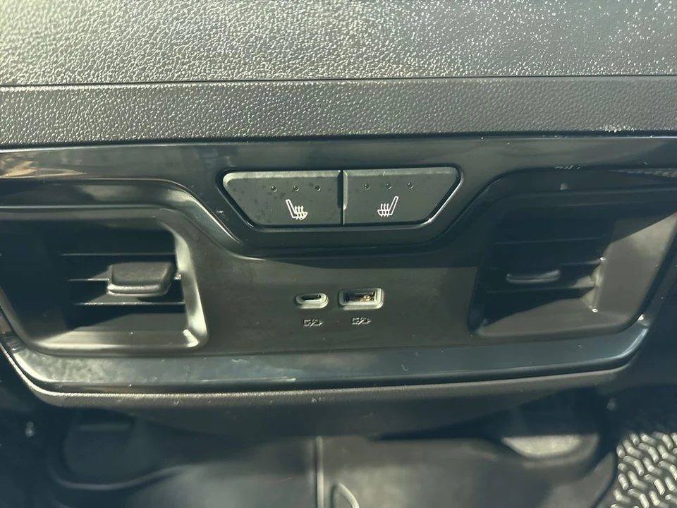 2024 GMC Sierra 5th Gen - Image 14 of 21