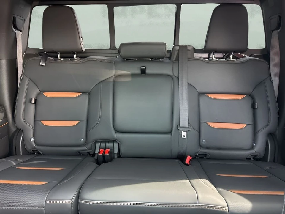 2024 GMC Sierra 5th Gen - Image 13 of 21