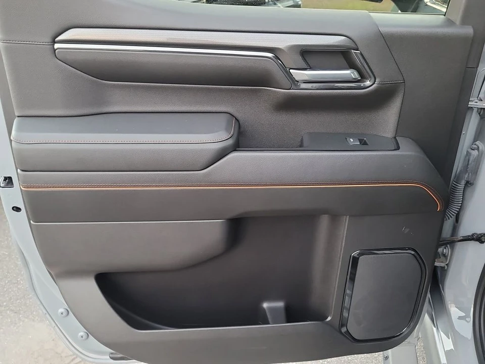 2024 GMC Sierra 5th Gen - Image 9 of 21