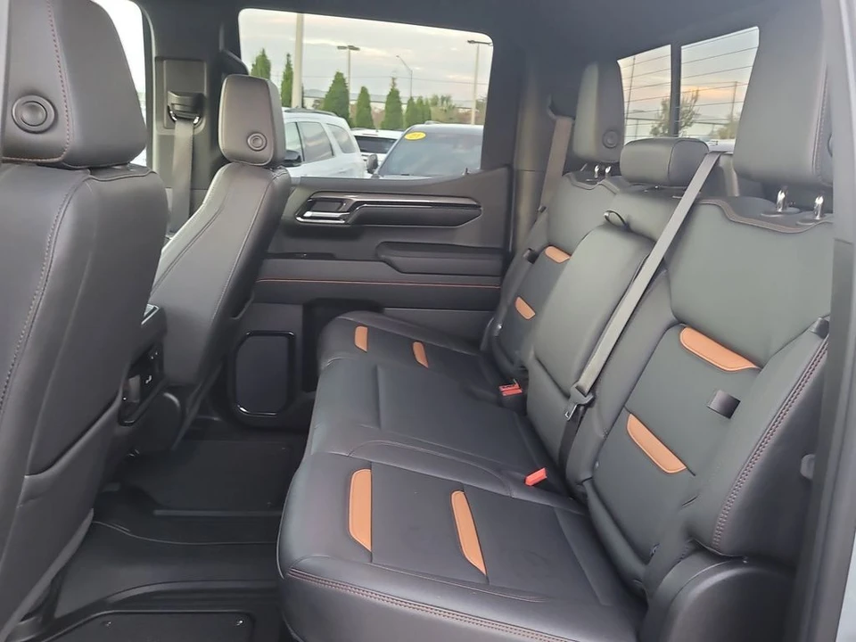 2024 GMC Sierra 5th Gen - Image 11 of 21