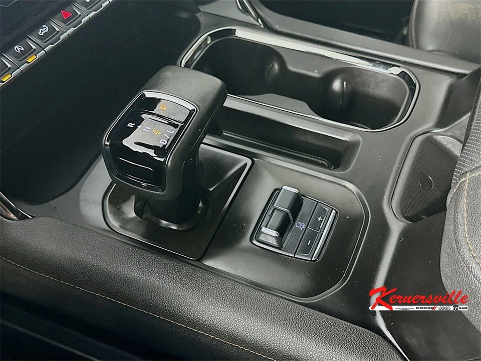 2024 GMC Sierra 5th Gen - Image 16 of 21