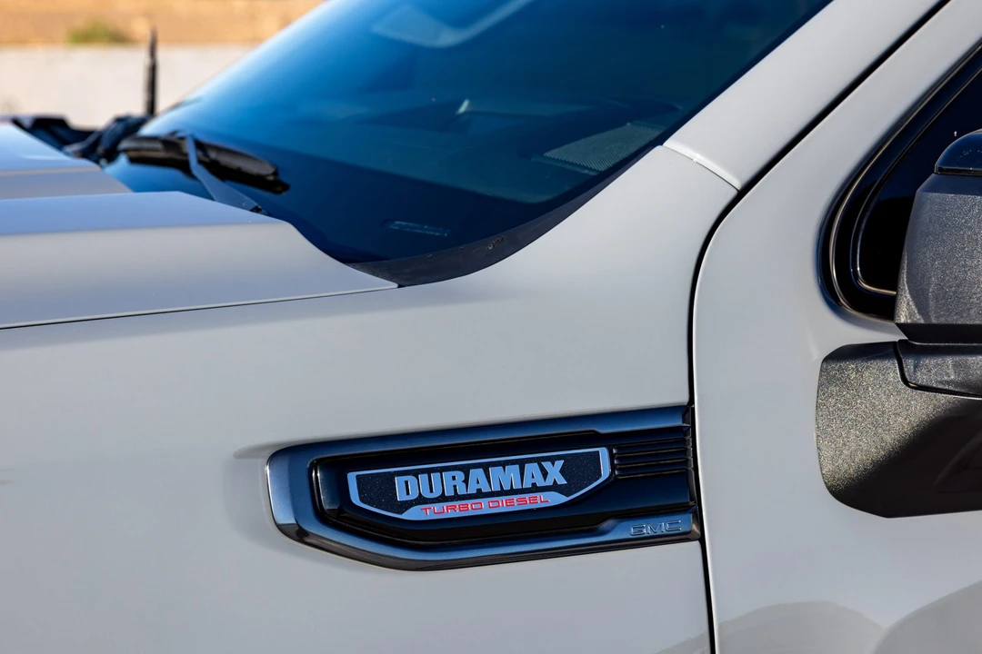 2024 GMC Sierra 5th Gen - Image 27 of 31